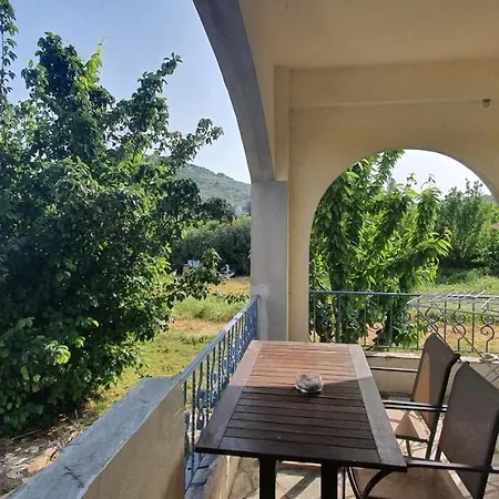 アパート Eleni Karouti For Rent *