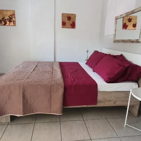 Eleni Karouti For Rent Pteleós