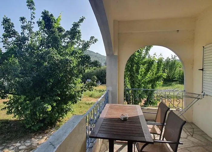 Apartment Eleni Karouti For Rent *