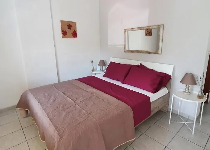 Apartment Eleni Karouti For Rent