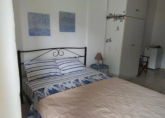 Eleni Karouti For Rent Pteleós