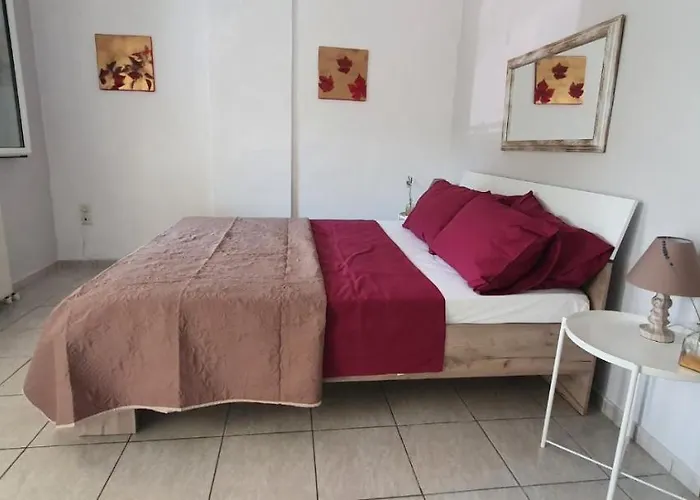 Eleni Karouti For Rent Pteleós